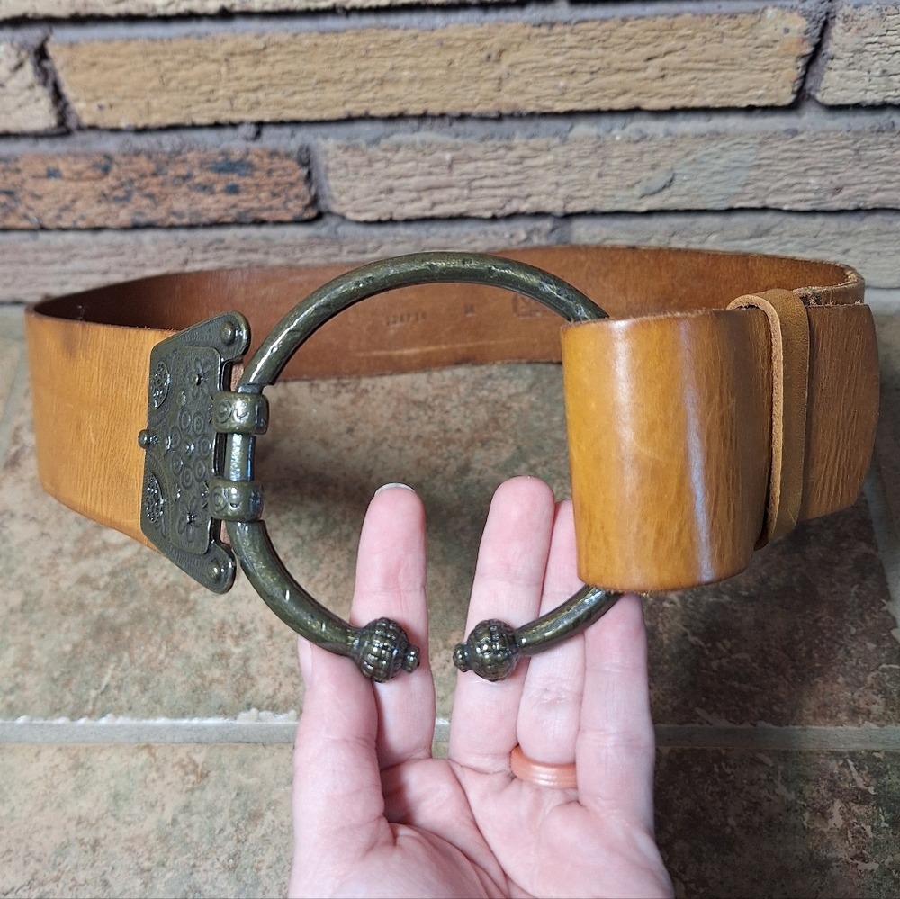 Leather Ring Buckle Belt in Tan